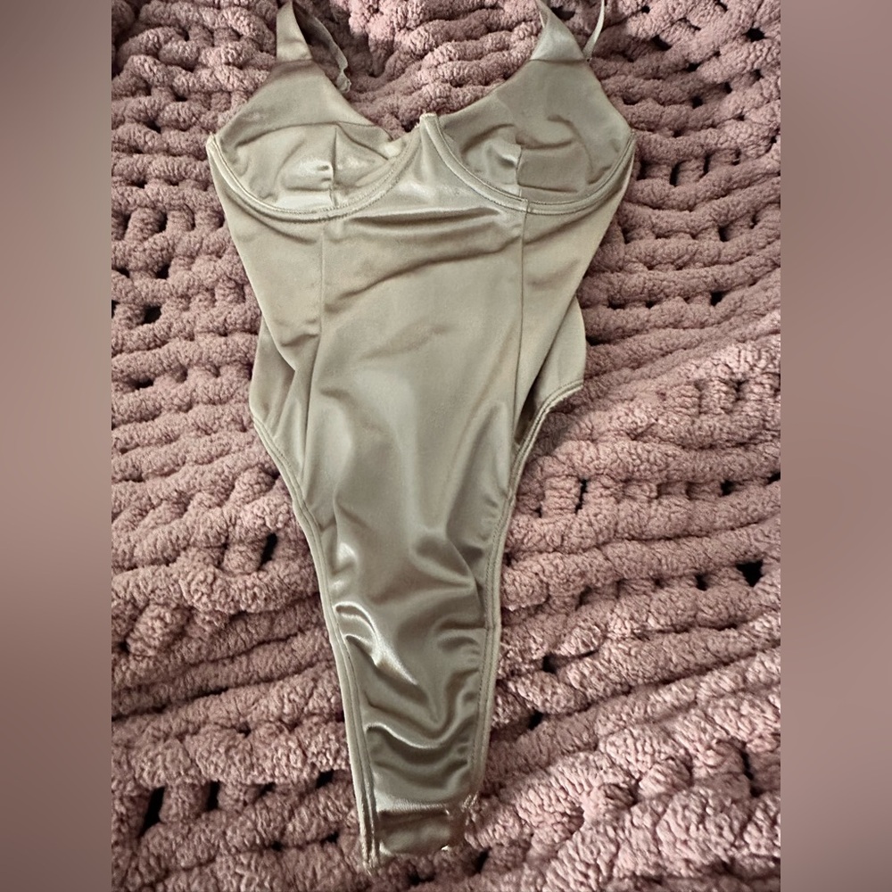Forever 21  Satin Bodysuit size S